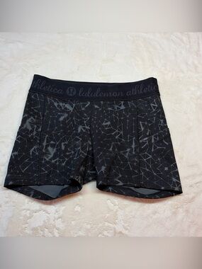 Lululemon Women’s Logo Band Waist Athletic Shorts Size 6 Black Geometric Pattern